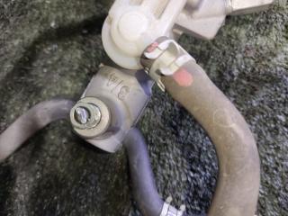 Главный тормозной цилиндр TOYOTA PRIUS NHW20 1NZFXE 47200-47010 5 ракурс