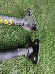 Амортизатор задней двери задний TOYOTA VITZ NSP135 1NRFE 68960-0W640 3 ракурс Амортизатор задней двери задний TOYOTA VITZ NSP135 1NRFE 68960-0W640 3 ракурс