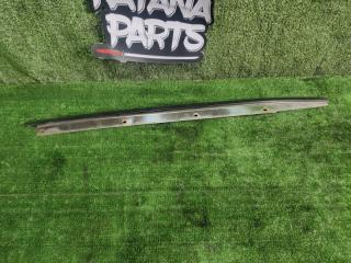 Запчасть молдинг лобового стекла передний правый NISSAN R'NESSA 1998