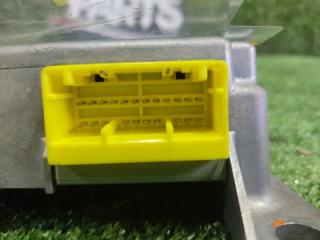 Блок управления airbag NISSAN R'NESSA NN30 SR20DET 28556-5V000 2 ракурс