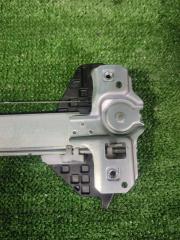Стеклоподъемник правый передний HONDA CR-V RE4 K24A 72210-SWA-J01 3 ракурс