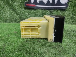 Блок управления климат-контролем TOYOTA GRANVIA VCH16W 5VZFE 55900-26440 4 ракурс