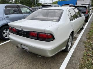 Уплотнительная резинка левая TOYOTA ARISTO JZS147 2JZGE 62382-30100 5 ракурс