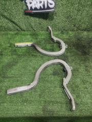 Крепление багажника TOYOTA ARISTO JZS147 2JZGE 64520-30100 3 ракурс