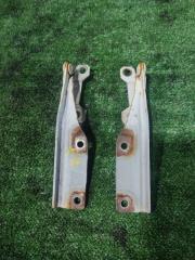 Петля капота MITSUBISHI DELICA 2002 контрактная Петля капота MITSUBISHI DELICA 2002