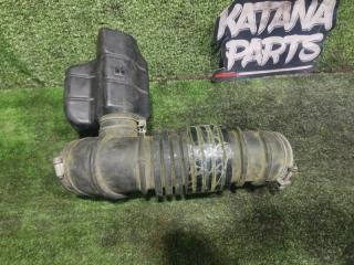 Патрубок воздушного фильтра MITSUBISHI PAJERO V43W 6G72 MD165350 2 ракурс