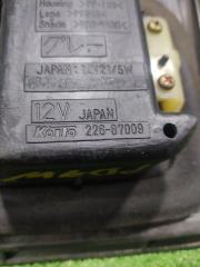 Вставка между стопов правая задняя MITSUBISHI DELICA PD4W 4G64 MR162674 3 ракурс