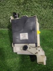 Запчасть блок предохранителей TOYOTA PRIUS ALPHA 2011