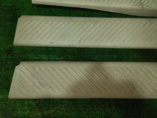 Порожек пластиковый MAZDA MPV LWFW AJ LC62-68-710B 3 ракурс
