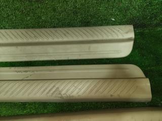 Порожек пластиковый MAZDA MPV LWFW AJ LC62-68-710B 5 ракурс