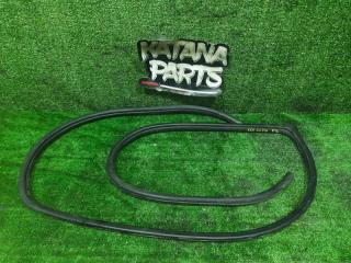 Запчасть уплотнительная резинка дверей передняя правая MAZDA MPV 2002