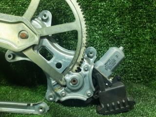 Стеклоподъемник правый передний TOYOTA ESTIMA AHR20 2AZFXE 85701-33010 2 ракурс