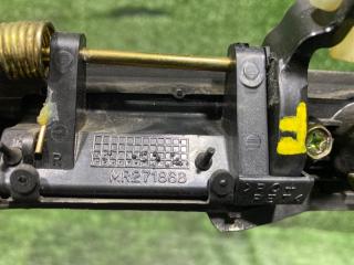 Ручка двери внешняя правая передняя MITSUBISHI PAJERO IO H66W 4G93 MR271868 4 ракурс Ручка двери внешняя правая передняя MITSUBISHI PAJERO IO H66W 4G93 MR271868 4 ракурс