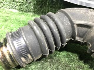 Патрубок воздушного фильтра SUZUKI ESCUDO TD31W RFT 13881-77E01 3 ракурс Патрубок воздушного фильтра SUZUKI ESCUDO TD31W RFT 13881-77E01 3 ракурс