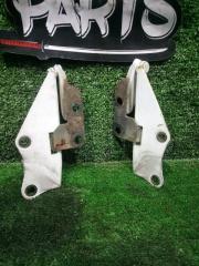 Петля капота передняя NISSAN ELGRAND AVWE50 QD32ETI 65400-VE000 2 ракурс Петля капота передняя NISSAN ELGRAND AVWE50 QD32ETI 65400-VE000 2 ракурс