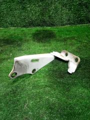 Петля капота передняя NISSAN ELGRAND AVWE50 QD32ETI 65400-VE000 5 ракурс Петля капота передняя NISSAN ELGRAND AVWE50 QD32ETI 65400-VE000 5 ракурс