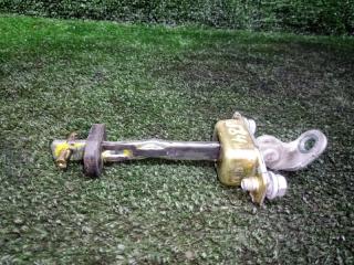 Ограничитель двери левый передний TOYOTA CAMI J100E HCEJ 68620-87401 2 ракурс Ограничитель двери левый передний TOYOTA CAMI J100E HCEJ 68620-87401 2 ракурс