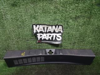 Накладка замка багажника задняя MITSUBISHI OUTLANDER GF7W 4J11 7240A135 2 ракурс Накладка замка багажника задняя MITSUBISHI OUTLANDER GF7W 4J11 7240A135 2 ракурс