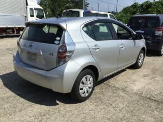 Амортизатор задней двери задний TOYOTA AQUA NHP10 1NZFXE 68950-52410 5 ракурс