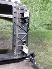 Воздуховод NISSAN FUGA KY51 VQ37VHR 68750-1ME0B 3 ракурс Воздуховод NISSAN FUGA KY51 VQ37VHR 68750-1ME0B 3 ракурс