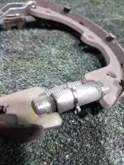 Механизм стояночного тормоза левый задний NISSAN FUGA KY51 VQ37VHR D4060-CA01A 4 ракурс Механизм стояночного тормоза левый задний NISSAN FUGA KY51 VQ37VHR D4060-CA01A 4 ракурс