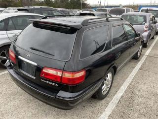Уплотнительная резинка левая TOYOTA CAMRY GRACIA SXV20 5SFE 62382-33040 3 ракурс