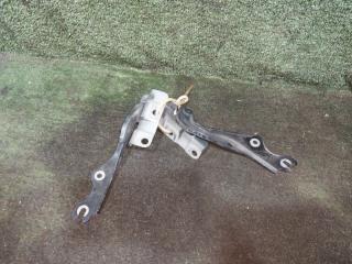 Петля капота MAZDA CX-5 KE2FW SHVPTS KD5352420A 2 ракурс Петля капота MAZDA CX-5 KE2FW SHVPTS KD5352420A 2 ракурс