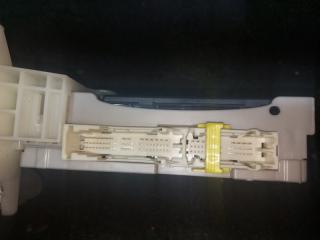 Блок предохранителей TOYOTA PRIUS ALPHA ZVW41 2ZRFXE 89221-47210 5 ракурс Блок предохранителей TOYOTA PRIUS ALPHA ZVW41 2ZRFXE 89221-47210 5 ракурс