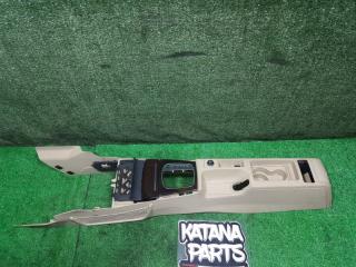 Консоль между сидений AUDI A3 8PA CAX 8P2863244 2 ракурс