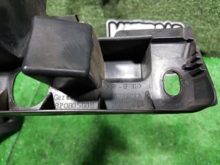 Крепление фары правое переднее AUDI A3 8PA CAX 8P0805608 5 ракурс
