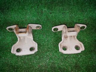Петли на дверь левая передняя SUZUKI SWIFT HT51S M13A 69320-60G01 4 ракурс