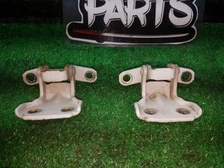 Петли на дверь левая передняя SUZUKI SWIFT HT51S M13A 69320-60G01 5 ракурс