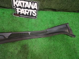 Планка под дворники передняя TOYOTA VISTA ZZV50 1ZZFE 55708-32010 4 ракурс