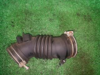 Патрубок воздушного фильтра TOYOTA VISTA ZZV50 1ZZFE 17881-22100 4 ракурс