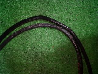 Уплотнительная резинка дверей правая передняя MAZDA MPV LVLR WLT LA01-68-911A 3 ракурс
