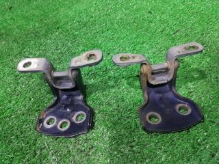 Петли на дверь правая задняя MAZDA MPV LVLR WLT LA01-72-210C 3 ракурс