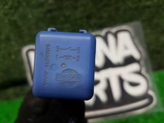 Реле NISSAN R'NESSA N30 SR20DE 25230-79981 5 ракурс Реле NISSAN R'NESSA N30 SR20DE 25230-79981 5 ракурс