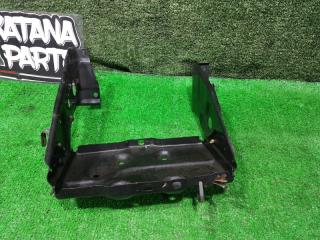 Крепление аккумулятора MITSUBISHI PAJERO V21W 4G64 MB674988 3 ракурс
