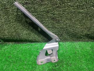Петля капота AUDI A4 8K5 CDHB 8K0823302D 5 ракурс