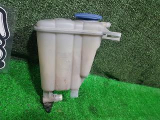 Бачок расширительный AUDI A4 8K5 CDHB 8K0121403C 2 ракурс