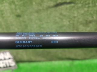 Амортизатор капота передний AUDI A4 8K5 CDHB 8T082335902S 2 ракурс Амортизатор капота передний AUDI A4 8K5 CDHB 8T082335902S 2 ракурс