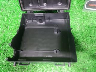 Корпус блока предохранителей AUDI A4 8K5 CDHB 8T0035613 3 ракурс