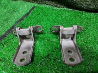 Петли на дверь левая передняя SUZUKI ESCUDO TD54W J20A 69310-65J00 5 ракурс