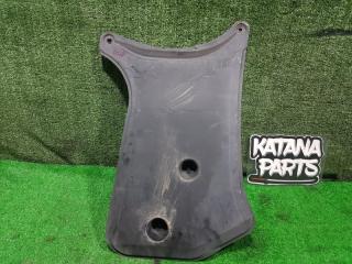 Защита топливного бака AUDI A4 8K5 CDHB 8K0825219 2 ракурс