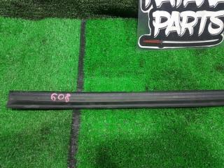 Уплотнительная резинка капота AUDI A4 8K5 CDHB 8T0823723A 4 ракурс