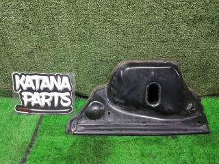 Водосток капота AUDI A4 2009