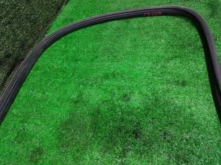 Уплотнительная резинка дверей правая передняя OPEL CORSA S93 X12XE 9114054 5 ракурс