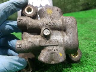Тройник тормозной NISSAN R'NESSA N30 SR20DE 46400-4M200 2 ракурс