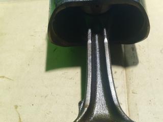 Поршень с шатуном NISSAN R'NESSA N30 SR20DE 12100-60J01 3 ракурс