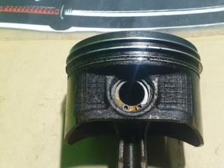 Поршень с шатуном NISSAN R'NESSA N30 SR20DE 12100-60J01 4 ракурс